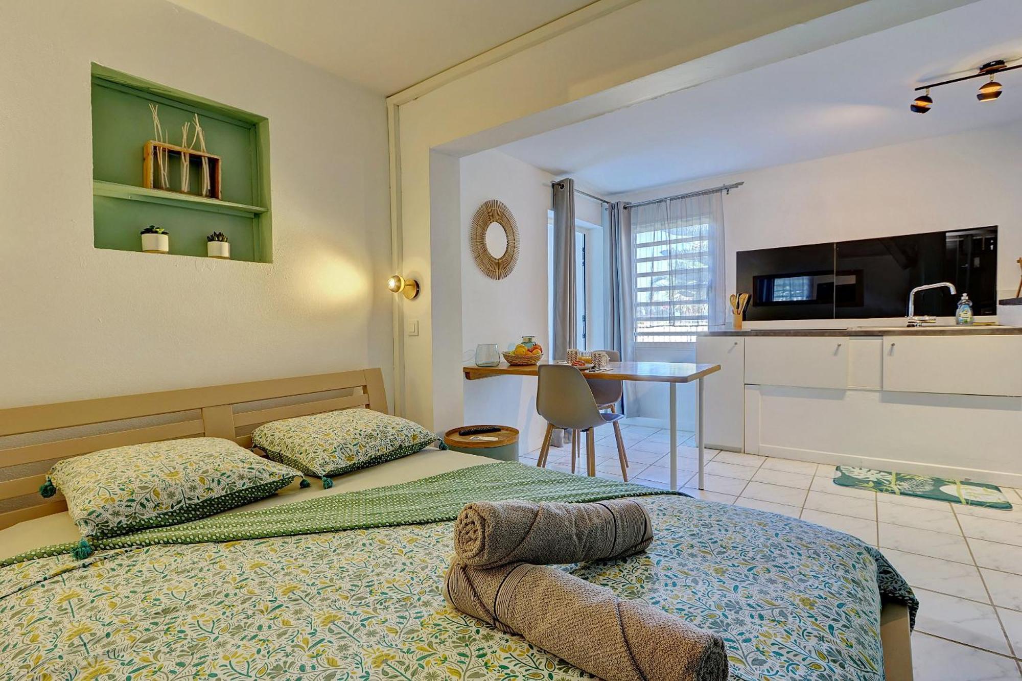 Zoizo Vert - Studio Au Calme Avec Jardin - St Leu Сен-Лё Экстерьер фото